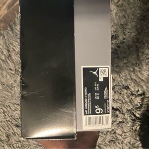 Jordan Retro Sneakers - white and blue